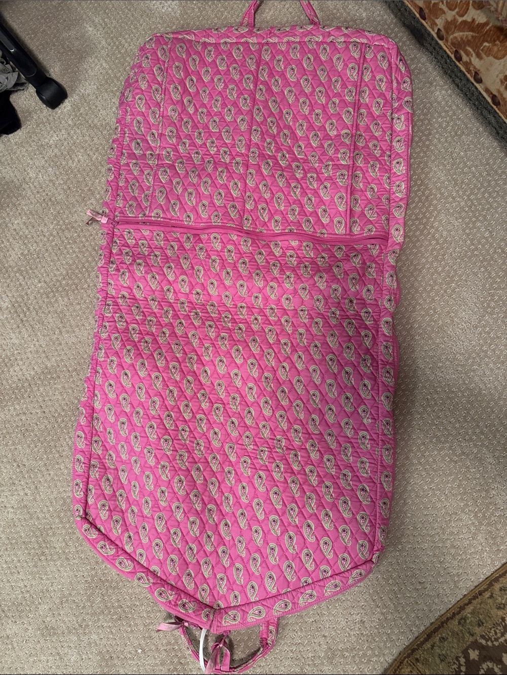 Vera Bradley Pink Paisley Quilted Travel Garment Bag - Picture 2 of 3